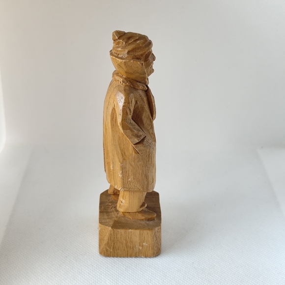 Quebecois folk art hand-carved wooden figurine - Picture 4 of 7